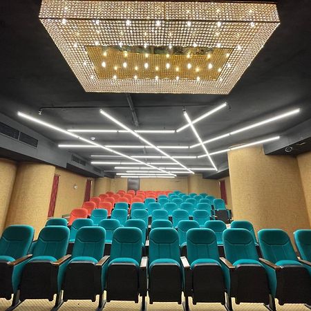 Hotel Dgates Lahor Dış mekan fotoğraf