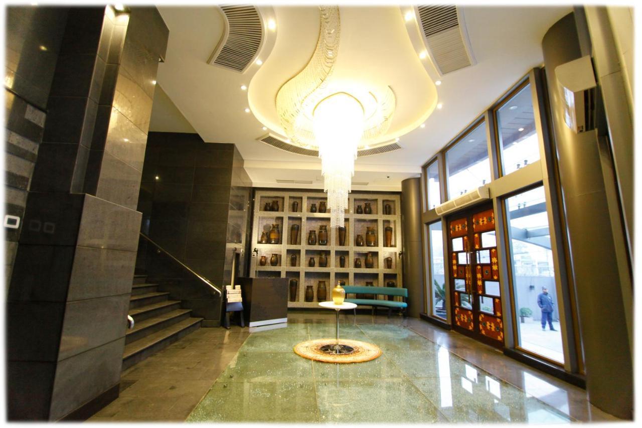 Hotel Dgates Lahor Dış mekan fotoğraf