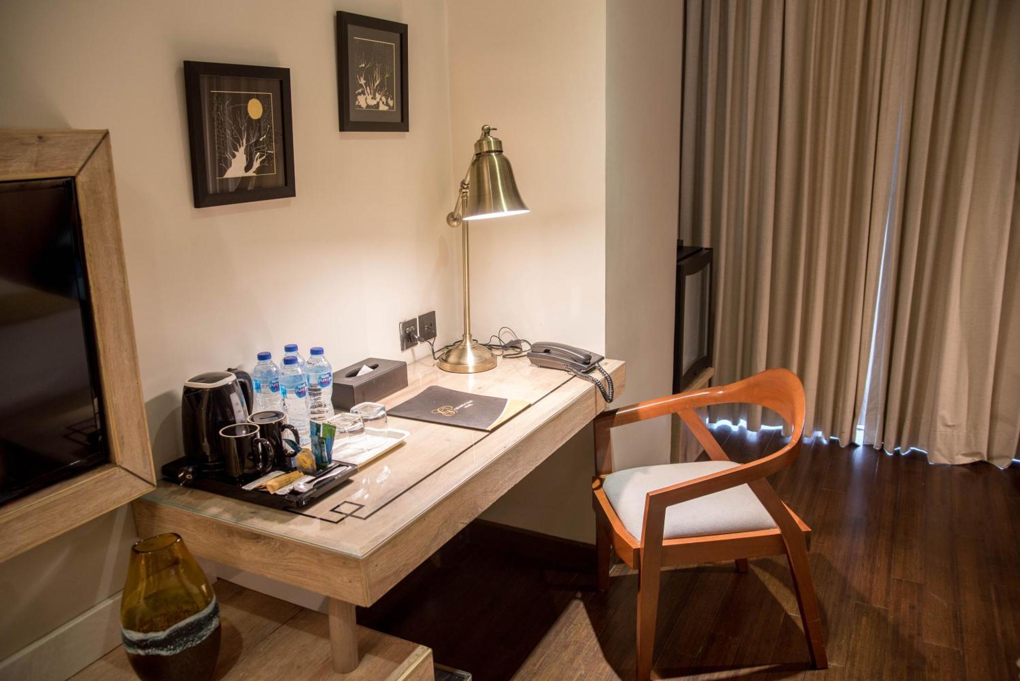 Hotel Dgates Lahor Dış mekan fotoğraf