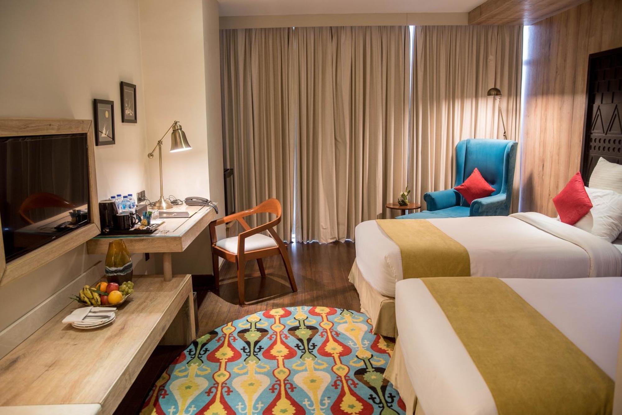 Hotel Dgates Lahor Dış mekan fotoğraf