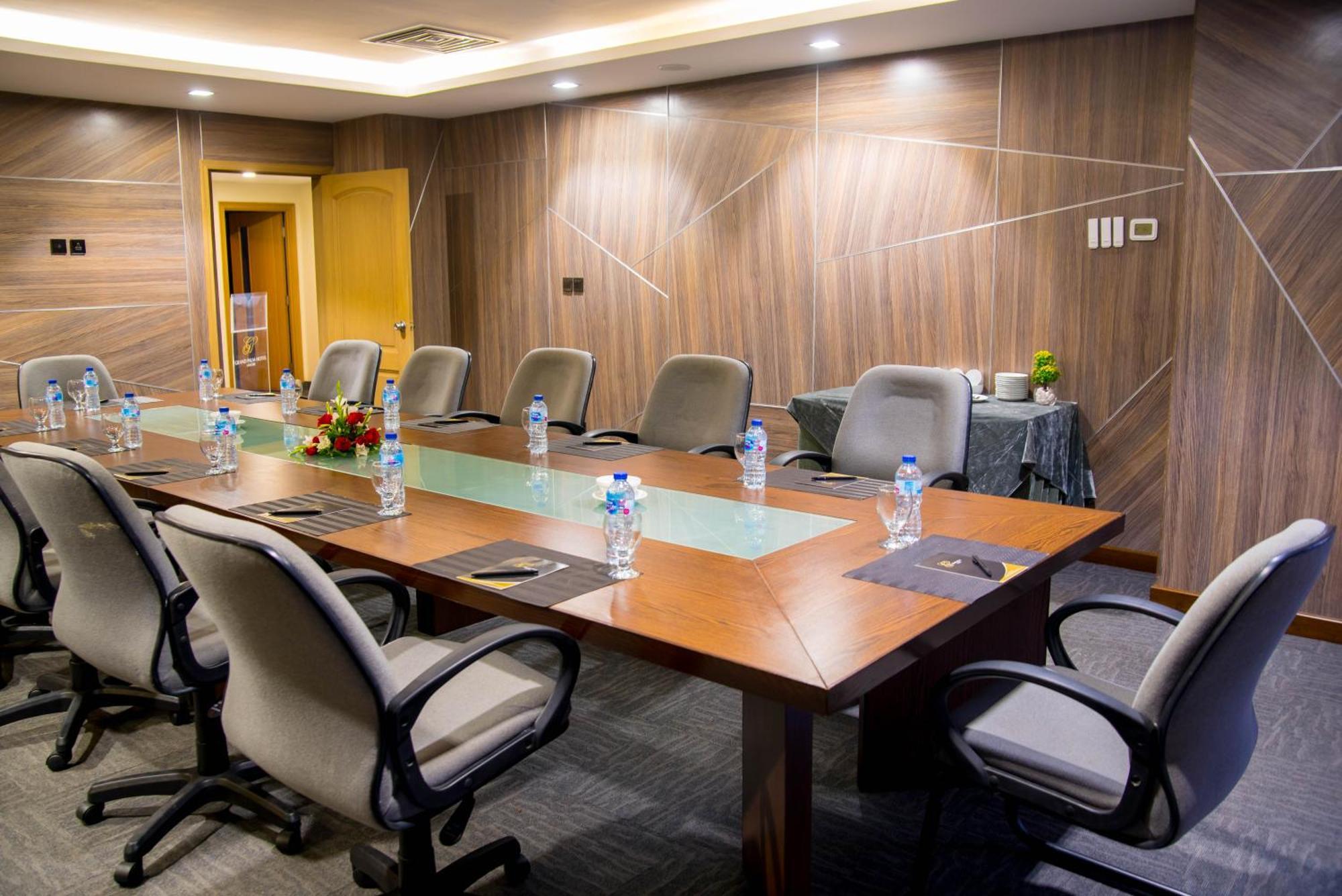 Hotel Dgates Lahor Dış mekan fotoğraf
