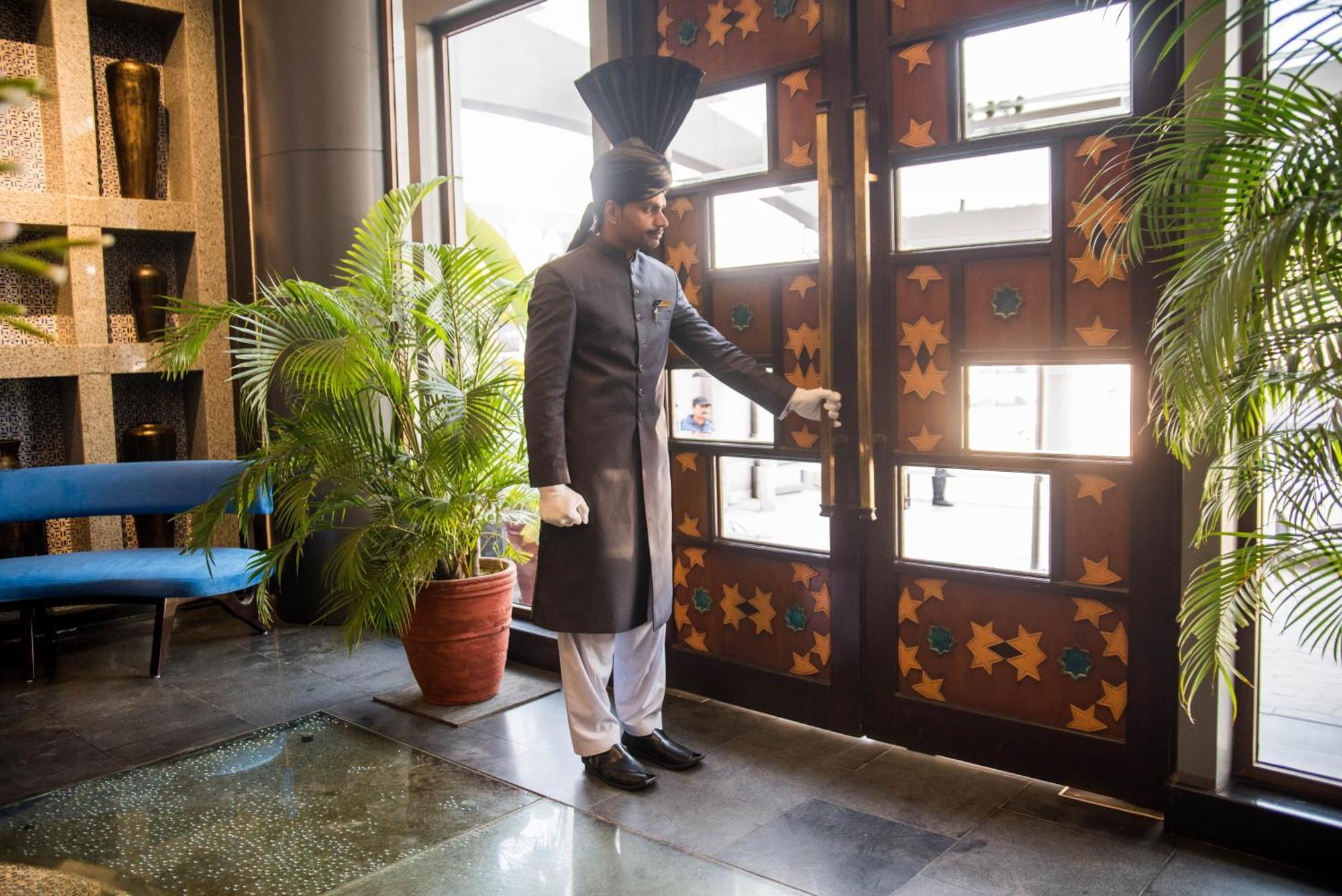 Hotel Dgates Lahor Dış mekan fotoğraf
