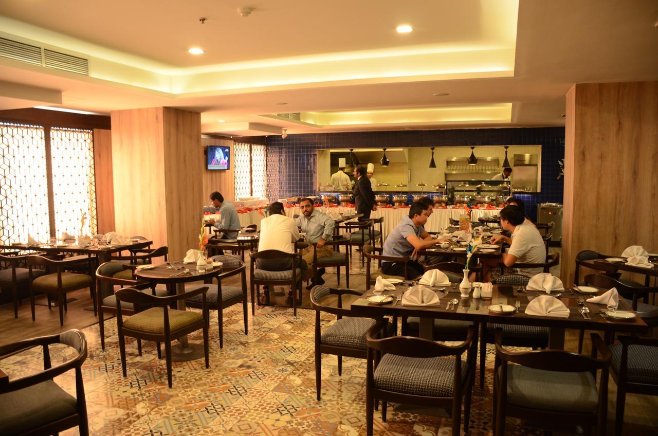 Hotel Dgates Lahor Dış mekan fotoğraf