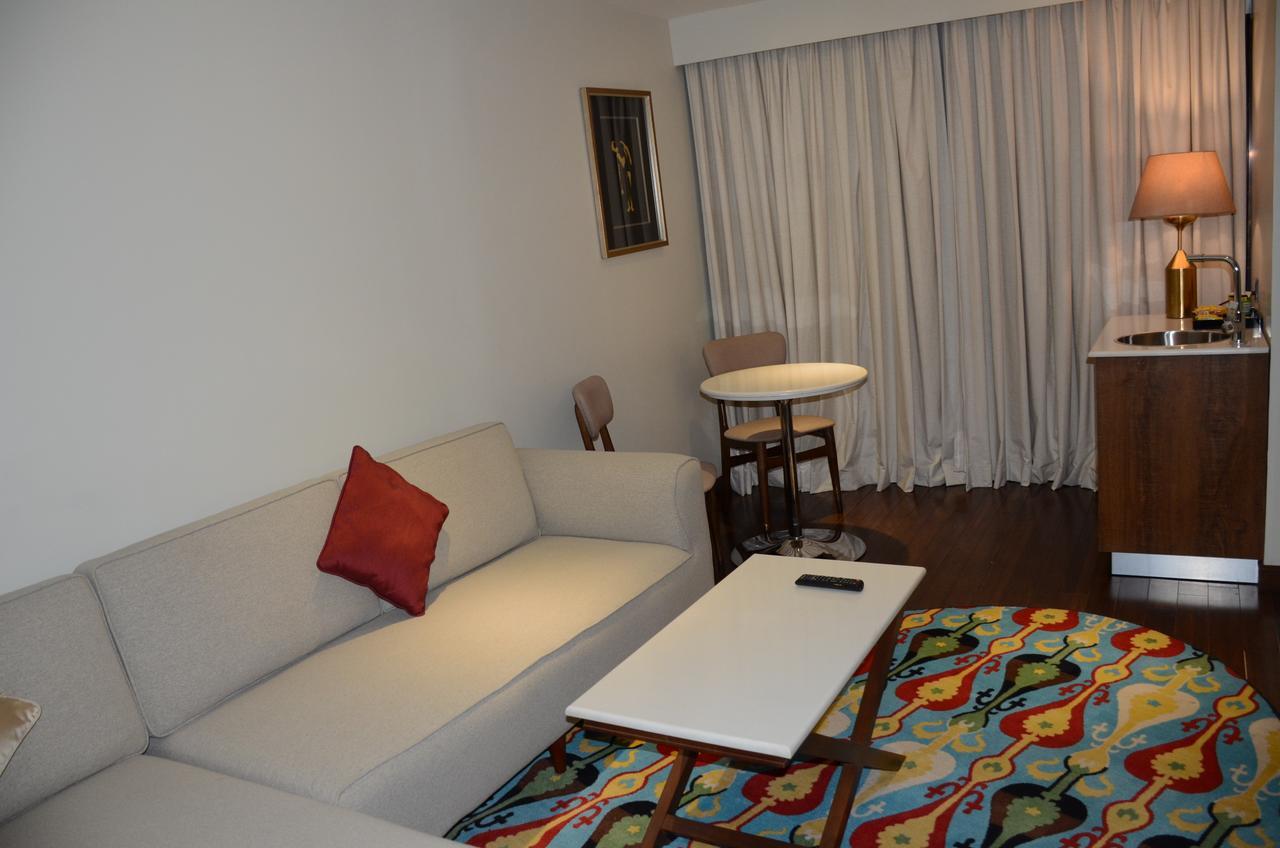 Hotel Dgates Lahor Dış mekan fotoğraf