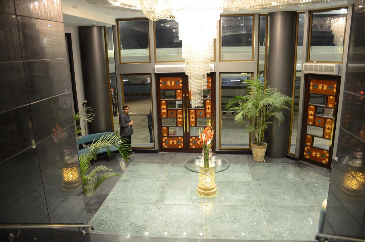 Hotel Dgates Lahor Dış mekan fotoğraf