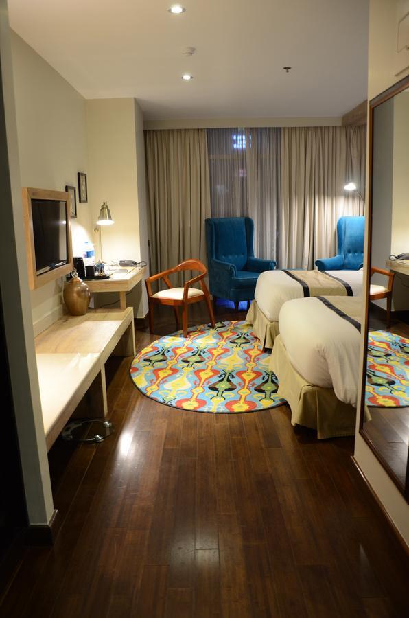 Hotel Dgates Lahor Dış mekan fotoğraf